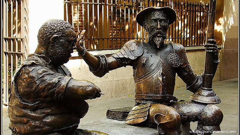 Estatua de Miguel de Cervantes en Alcalá de Henares